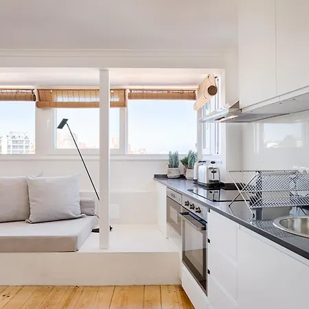Romantic Gem In Graça Apartment