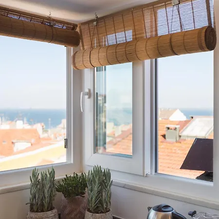 Romantic Gem In Graça Apartment *