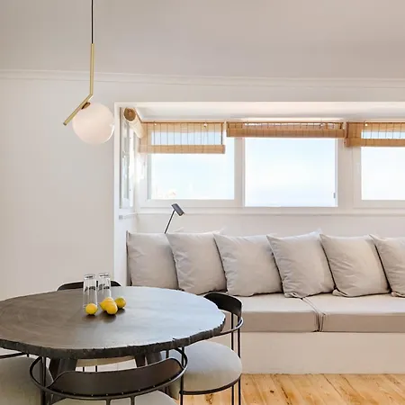 Romantic Gem In Graca Lisboa